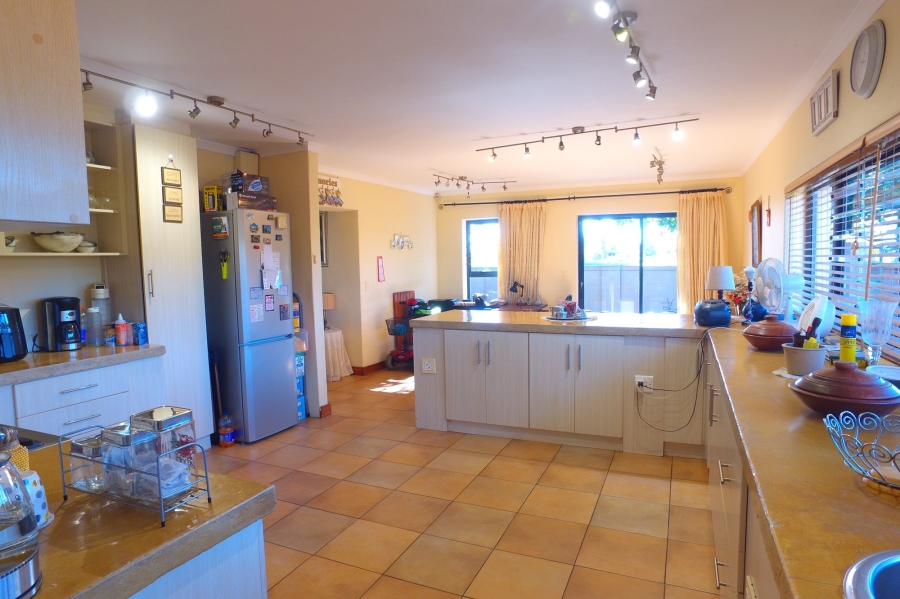3 Bedroom Property for Sale in Eikenbosch Western Cape